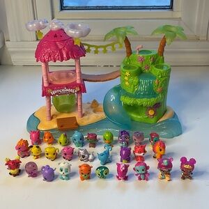 Hatchimals Island Adventure Playset with Colorful Figures